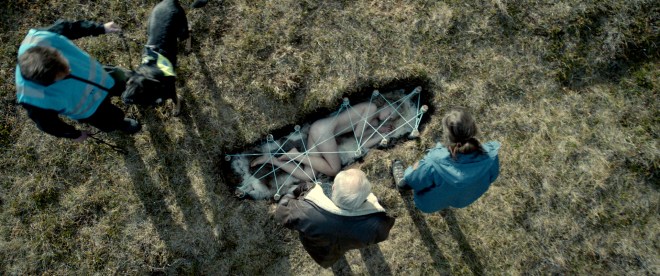 Monster-ep01-150517-fra grade.mov.00_00_49_03.Still018